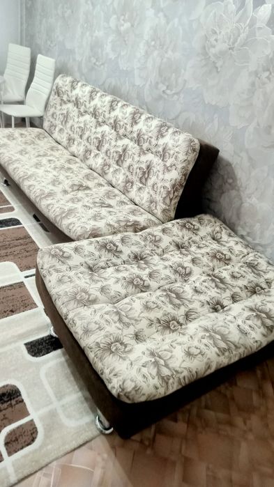Срочно продам диван + кресло