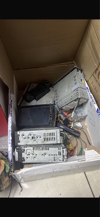 Продам магнитолы куча.