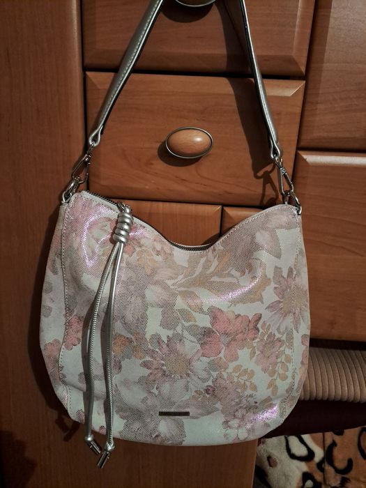 Продам новую кожаную  сумку