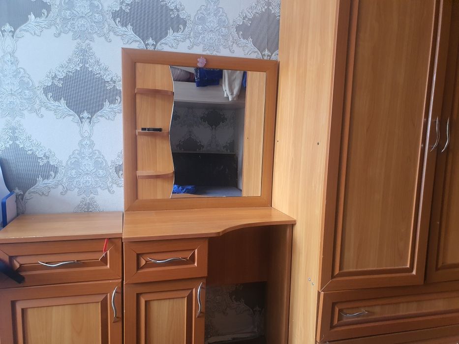 Шкаф угловой с тумбой за 30000тт