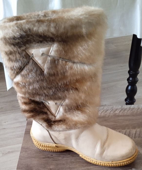 Продам унты,б/у,размер35,5