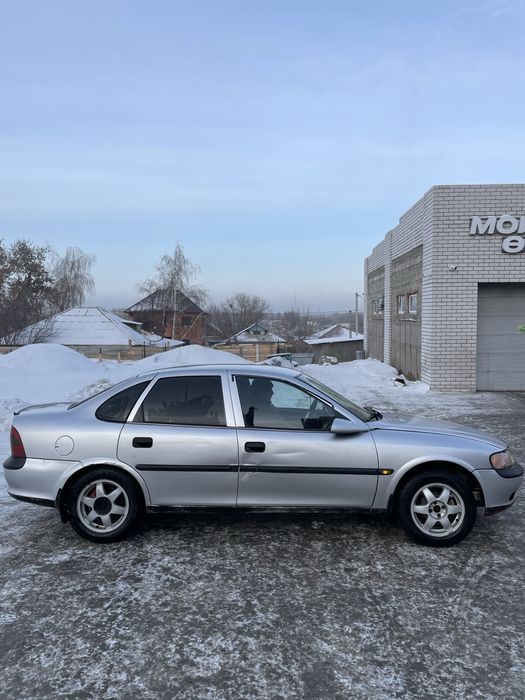 Продам машину опель вектра