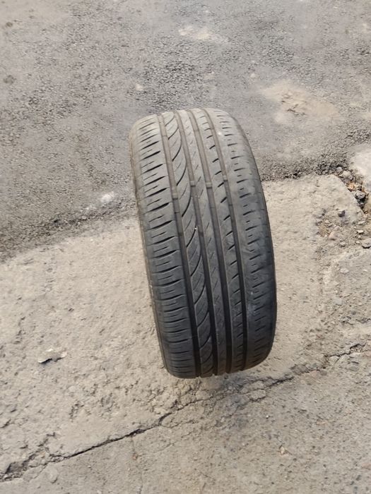 Продам аатошину 235/45/18 лето