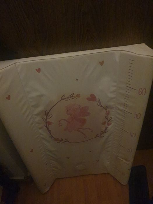 Suport pentru schimbat bebe cu masuratoare