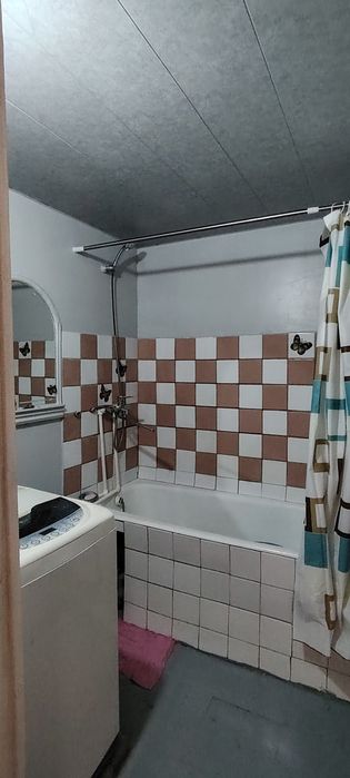 Uy sotiladi shayhontohur tumani jar ariq 4xona 5xona qil