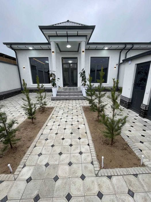 Янгийўл тумани Қоратепа маҳалла уй сотилади