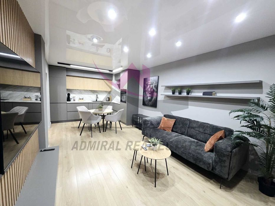 Дава се под наем Тристаен апартамент в Варна, Бриз - 80 кв.м за 1200 € - Снимка #1