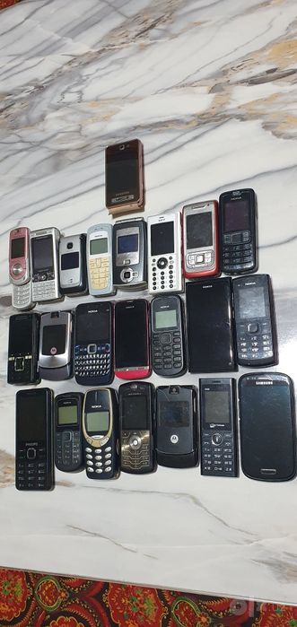 Telefonlar sotiladi
