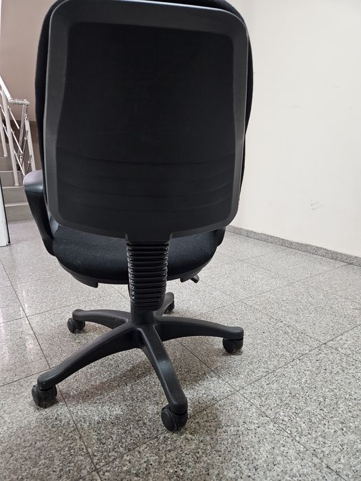 Стол за дома и офиса