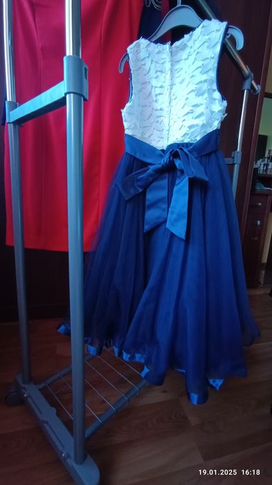 Уникална дълга детска рокля за официален повод 120 р-р