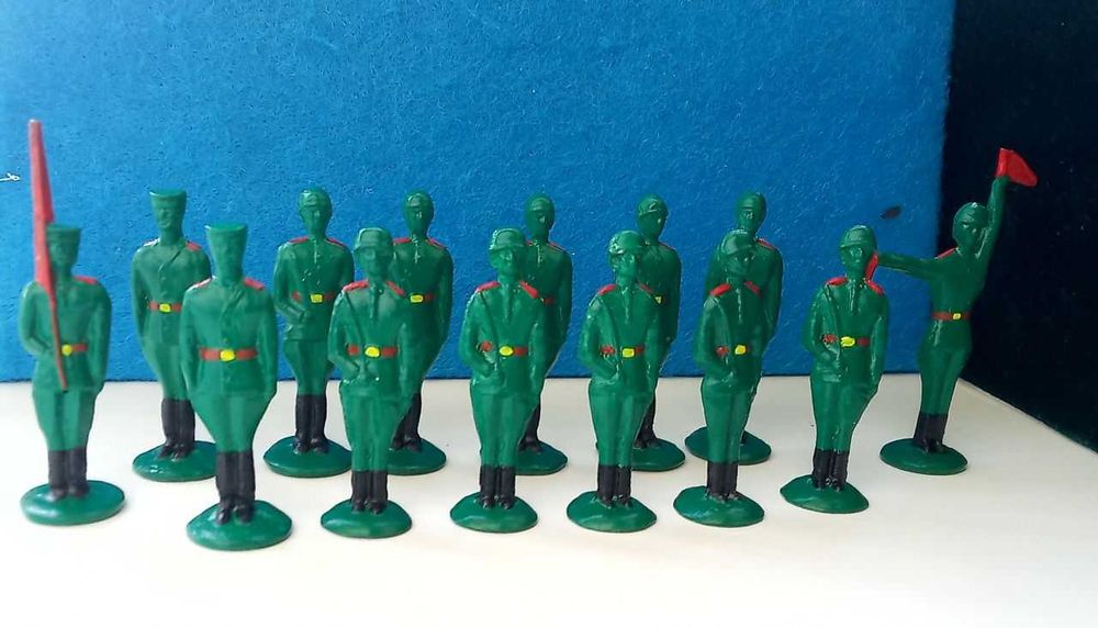 солдатики СССР оловянные 1960хгодов 14штук