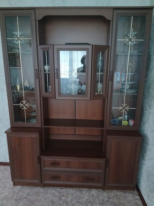 Продается сервант