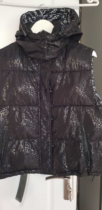 Продавам грейка на марката Desigual, размер XL