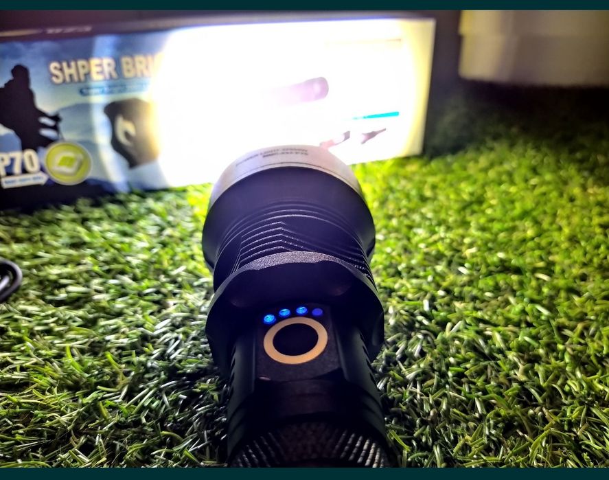 X92-XHP70.2 Lanterna profesionala , 100% metal led multicore - quadcor