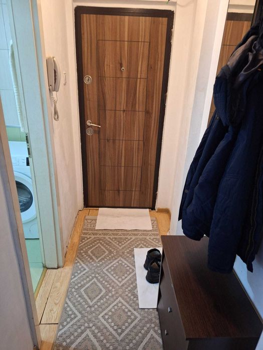 Apartament cu 3 camere de închiriat