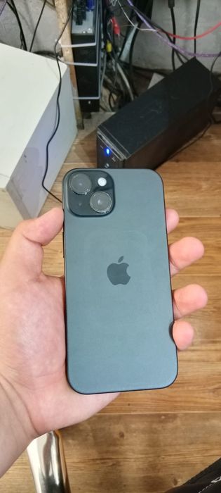 Продам айфон 15 на 256 гб