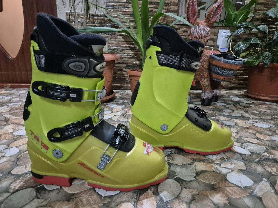 Clapari tura, ski 43-45 (28-28,5cm) Nordica TR 12. Echipament  ski.