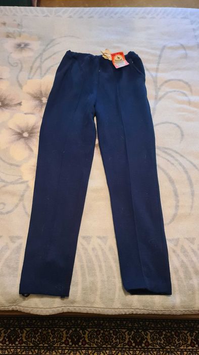 Одежда подростковая (брюки, кофты, юбки)