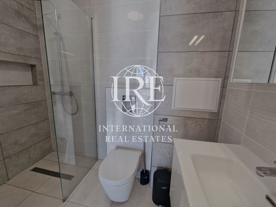 Слънчев тристаен апартамент! Живописна локация! Панорамна гледка!