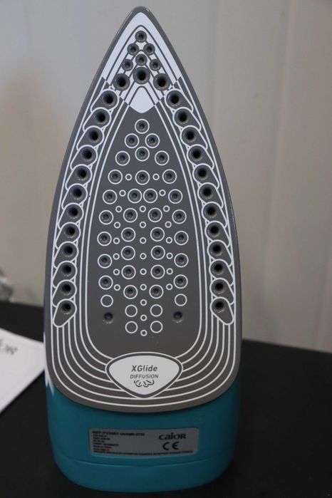 Парна ютия Calor Express FV2851C0, 2400W, парен удар 160г, ПРОМОЦИЯ!