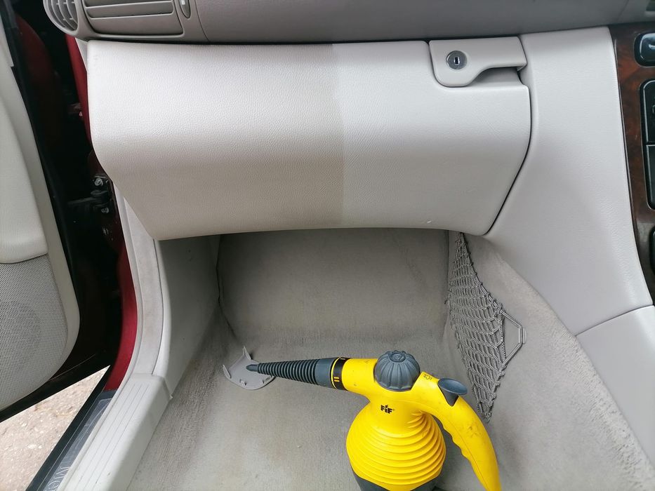 Curatare profesională tapițerie, saltele, canapele, interioare auto