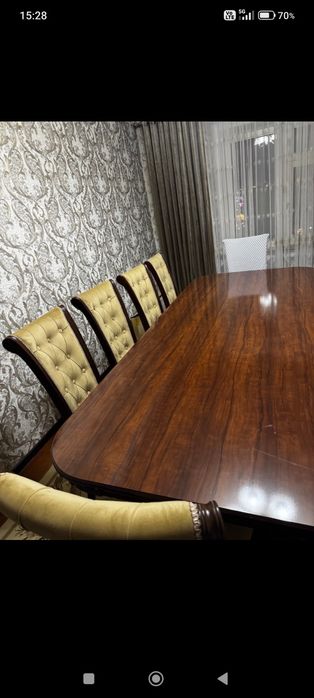 Продаются срочно комплект стол со стульями на 12 персон.