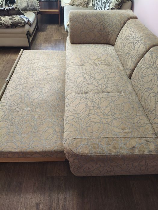 Продам кровать -тахту б/у