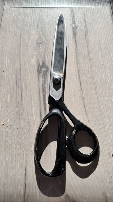 Стара шивашка ножица