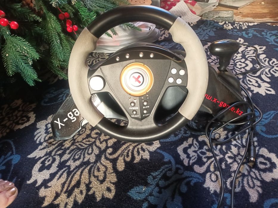 Игровой руль продам срочно!
