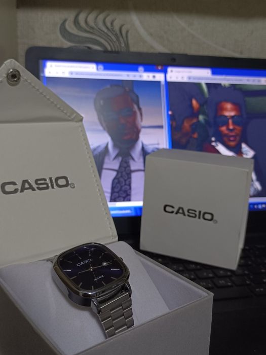 часы casio, синий интерфейс