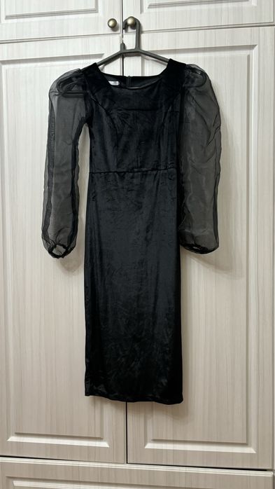 Продам женские платья