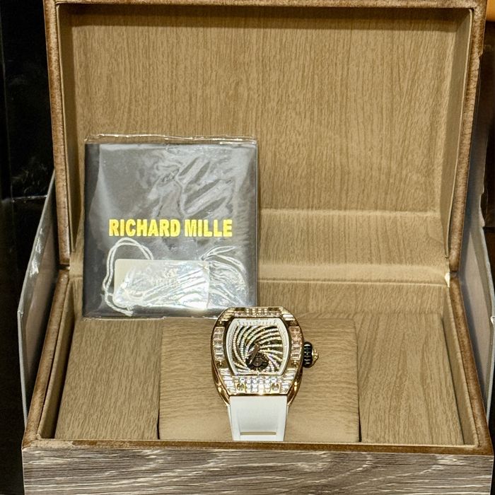 Уникален дамски часовник Richard Mille
