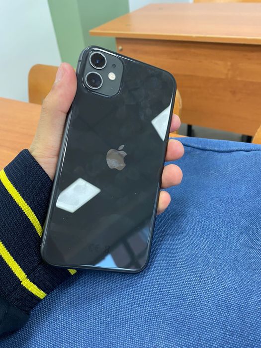 Айфон 11 срочно продам