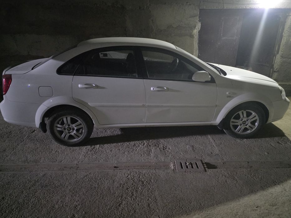 Ласети 1.8 русумли авто машина