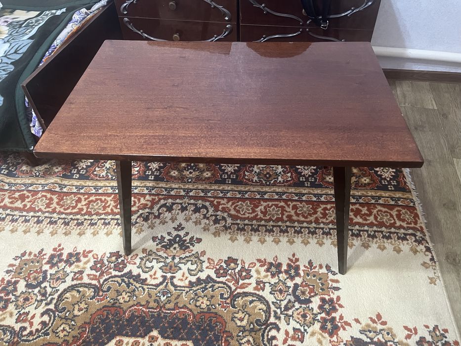 Продается журнальный стол