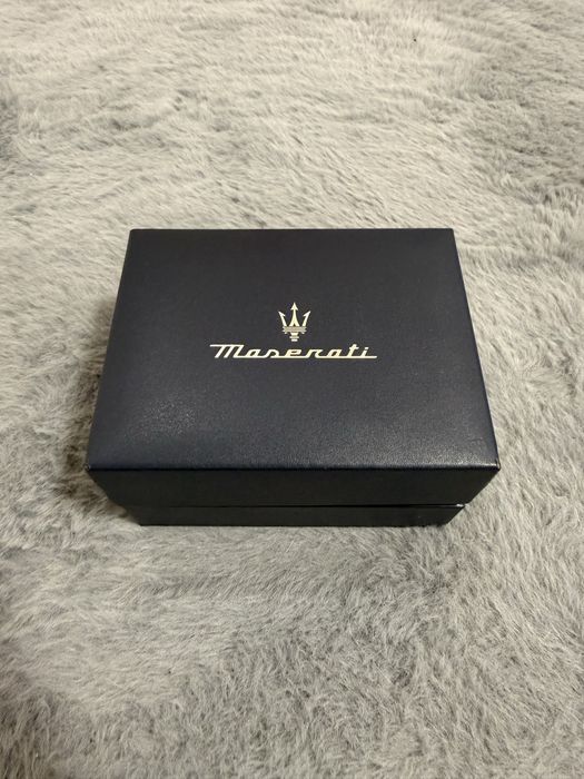 Часовник Maserati Sfida GMT