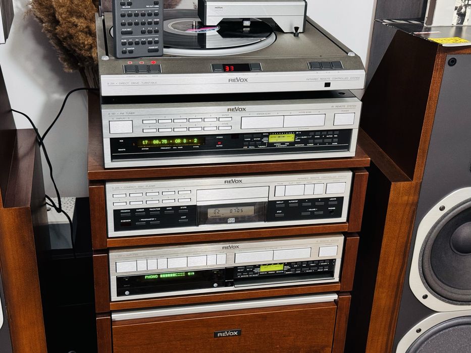 Tuner REVOX B160 cu o recepție foarte bună , RDS ,filtru Hi-Blend !