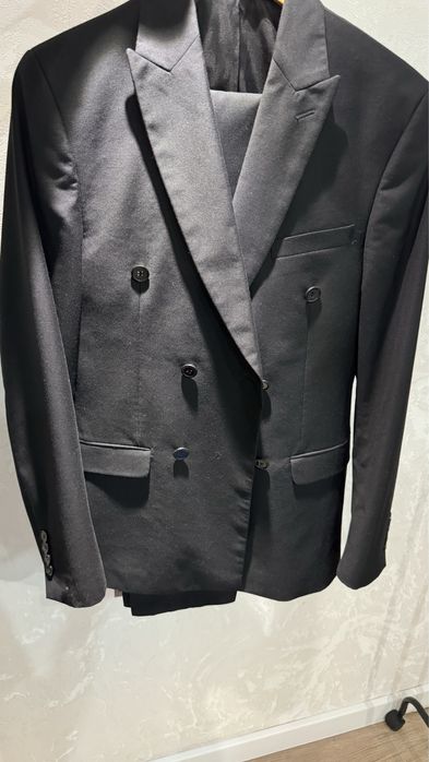 продается костюм