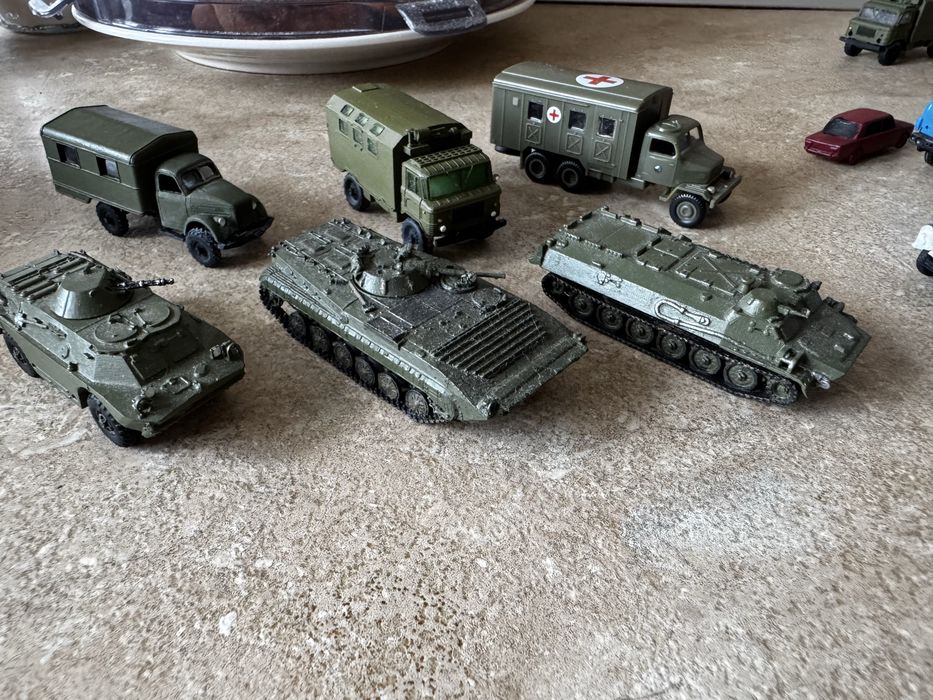 1:64 соц военна техника колички