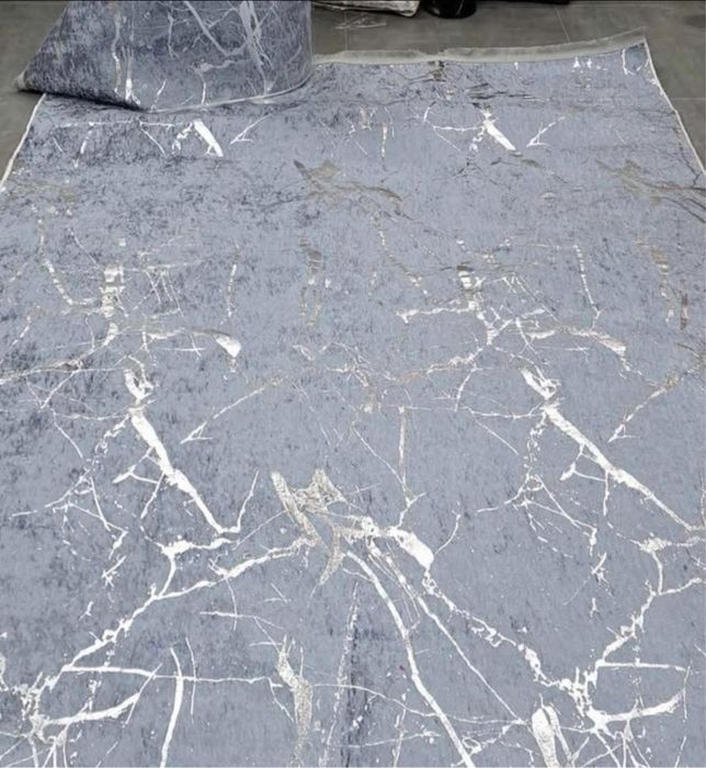 Комплект килим + 3 пътеки - 80 лв