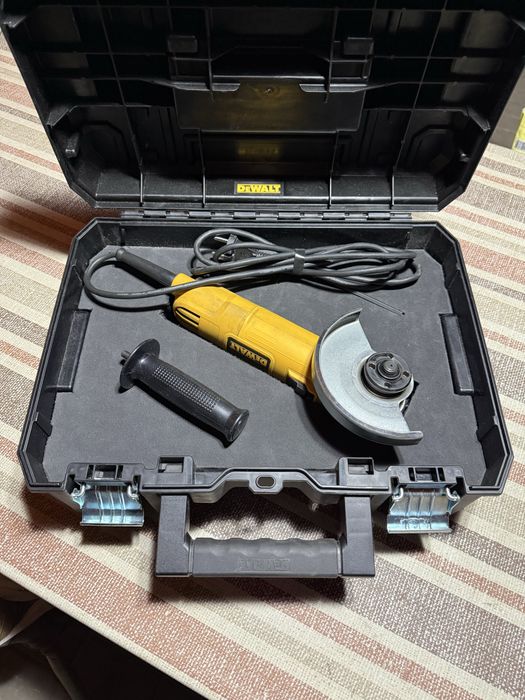 Polizor unghiular dewalt cu cutie stak