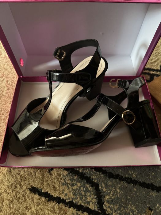 Босоножки 38 размер