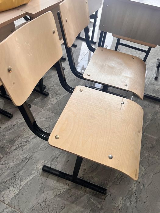 Продам школьные парты + стулья