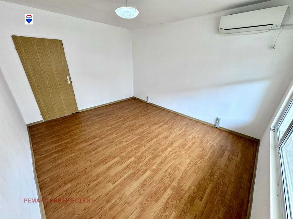 Тристаен апартамент за продажба кв. Дружба 3