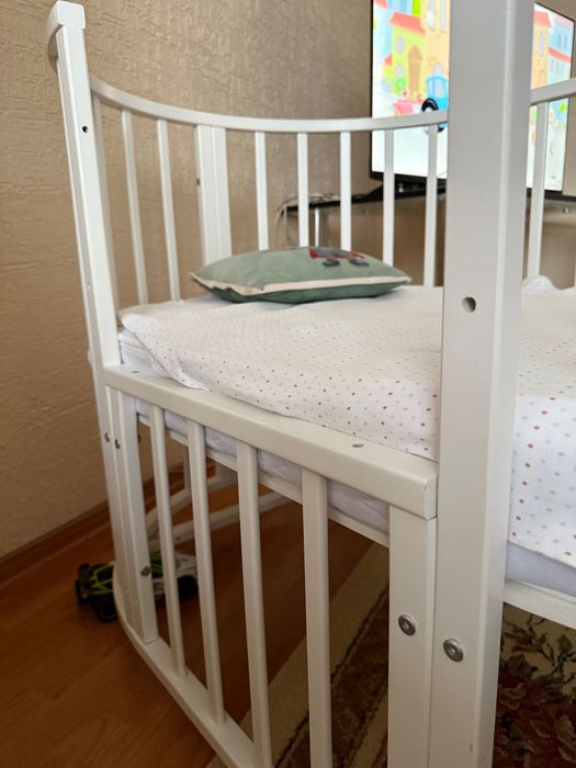 Продам детскую кровать за пол цены