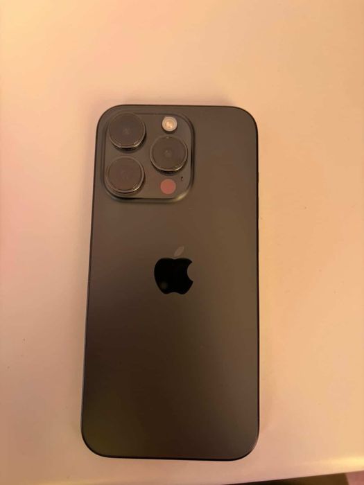Продава се iphone 15 pro 256 gb