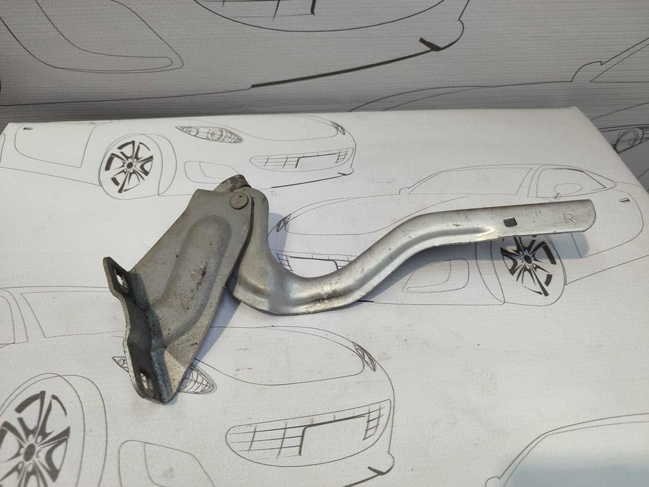 Balama Capotă Dreapta Nissan Pulsar (C13) 2014–2018 / Cod OEM 654003DN0A (5D2)