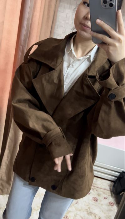 Короткий , красивый тренч