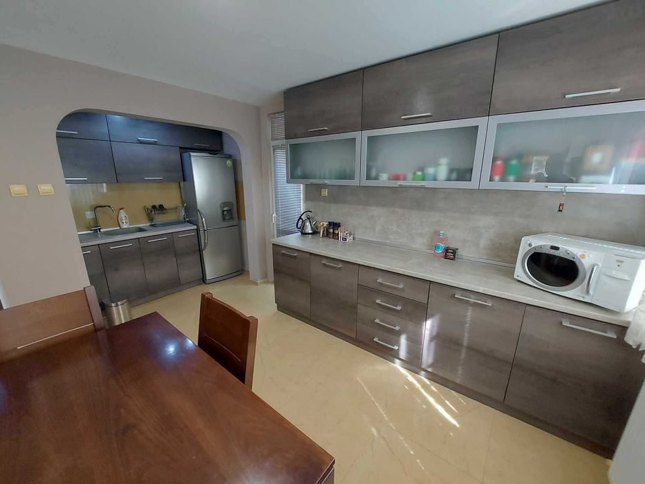 Продава се Тристаен апартамент в Търговище, Център - 115 кв.м за 1242 €/кв.м - Снимка #1