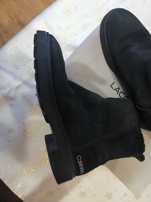 Дамски велурени боти